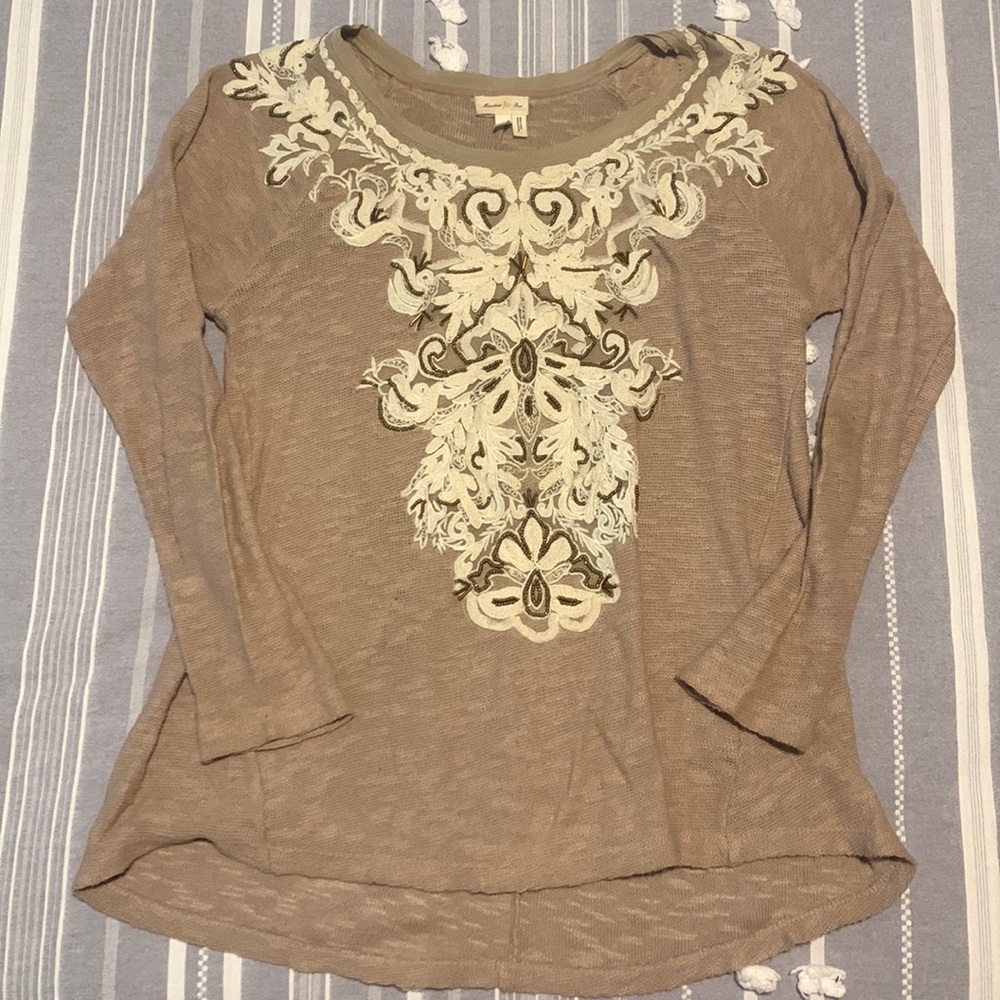 Long sleeve detailed sweater